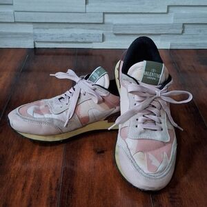 Valentino Garavani Pink Camo Rockrunner Rockstud Sneakers Low Top Athletic 38